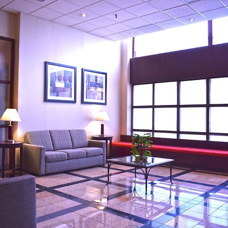 Hamilton Plaza Hotel And Conference Centre Exterior foto