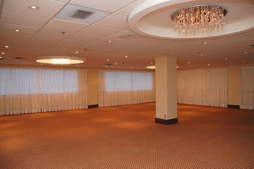 Hamilton Plaza Hotel And Conference Centre Exterior foto